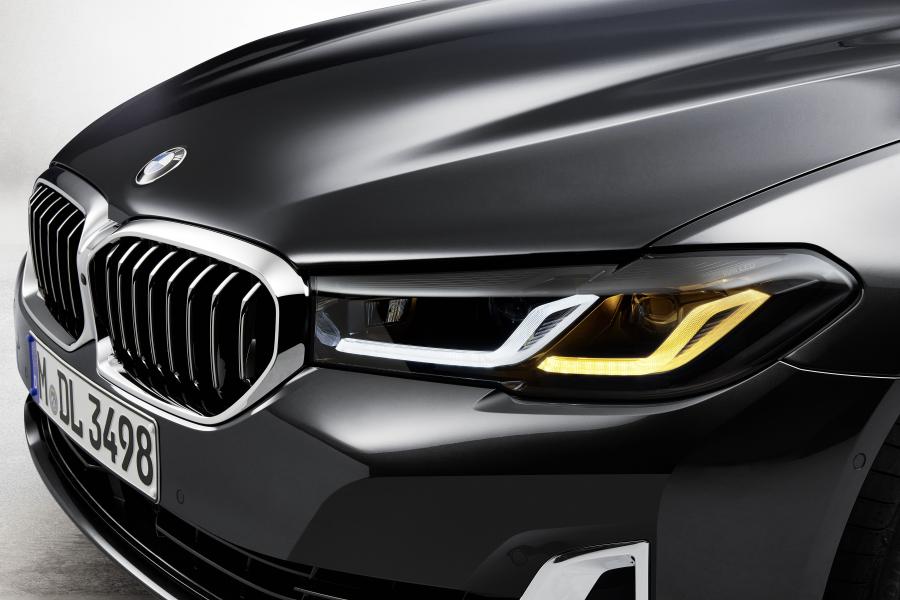 Детали экстерьера BMW 530i Touring Luxury Line (G31) 2020 года  (WW) (фото 20 из 73)